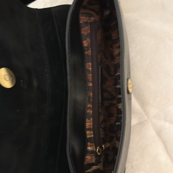 Beautiful Black Dolce & Gabbana Classic Leather & Gold Hardware Purse Excellent - Picture 8 of 8